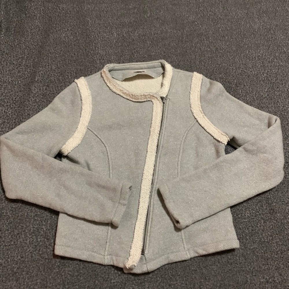 Gal sweater